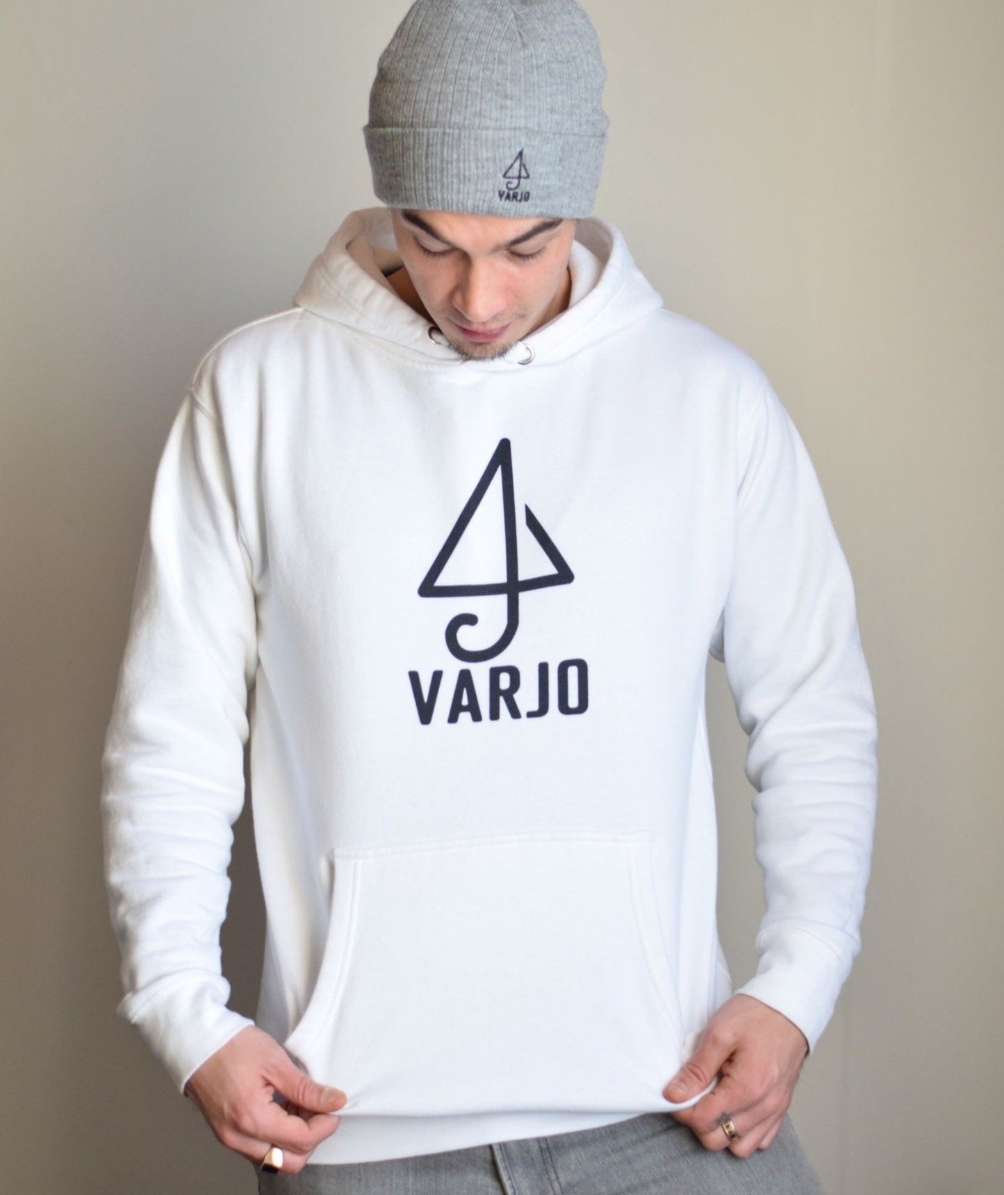 Varjo Musta Logo Huppari